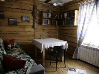 Гостевой дом Cottage V Nekhachevo Нехачево Спальное место на двухъярусной кровати в общем номере для мужчин и женщин-7